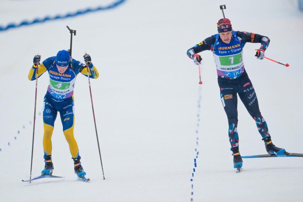 SPURTDUELL: Sebastian Samuelsson og Vetle Sjåstad Christiansen spurtet om seieren i Holmenkollen.