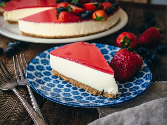 No-bake raspberry jelly cheesecake