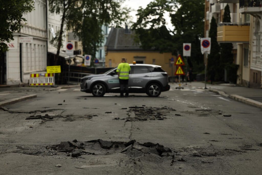 Parkveien er ødelagt etter styrtregnet – stenges av