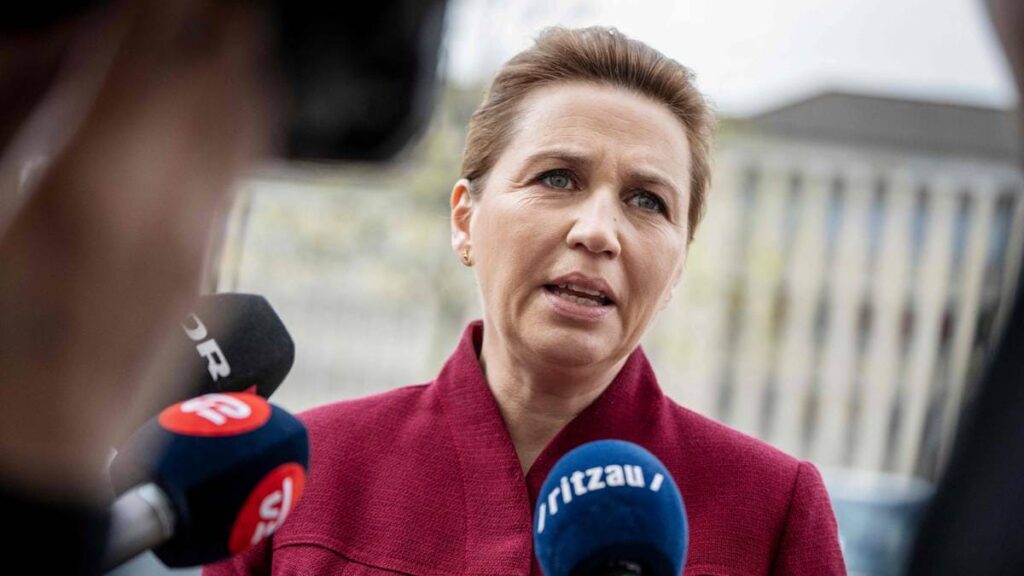 Danmarks statsminister møter pressen i forbindelse med en migrasjonskonferanse i København 6. mai i år.