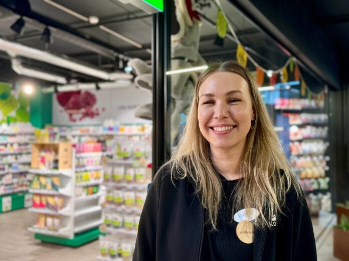 Helse, Arbeidsliv | Cathrine tar over denne butikken: – Jeg er overlykkelig