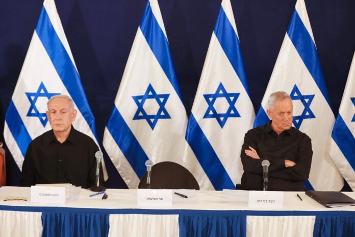 Krigsminister Benny Gantz trekker seg fra Israels regjering