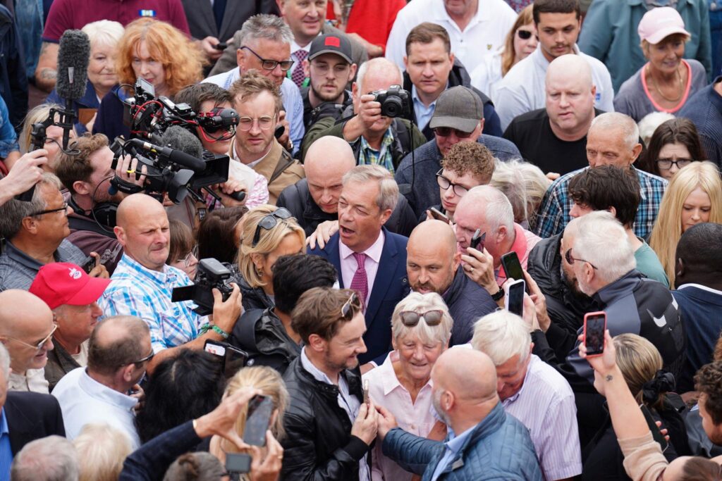 Nigel Farage sparket i gang valgkampen i valgkretsen han håper å vinne, Clacton. Selv uten plass i parlamentet har han hatt stor innflytelse i britisk politikk.