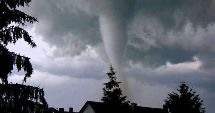 EM: - Holder pusten: Tornadovarsel