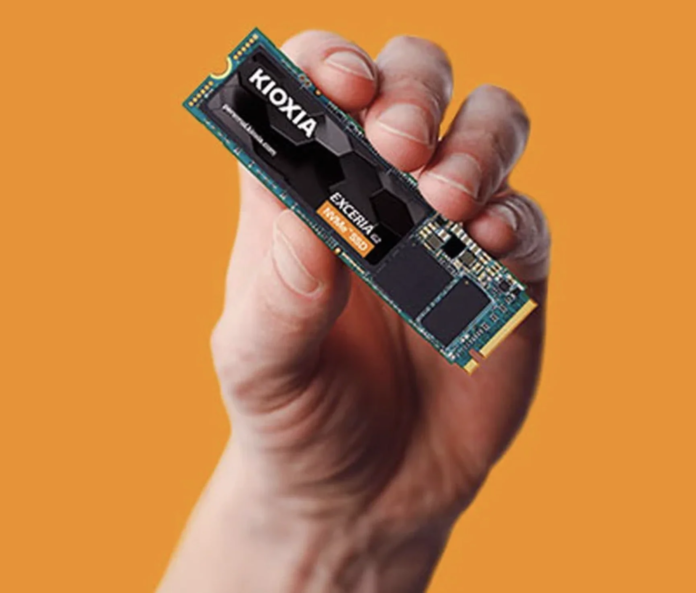 "20TB NVMe til 3000 kroner om tre år"
