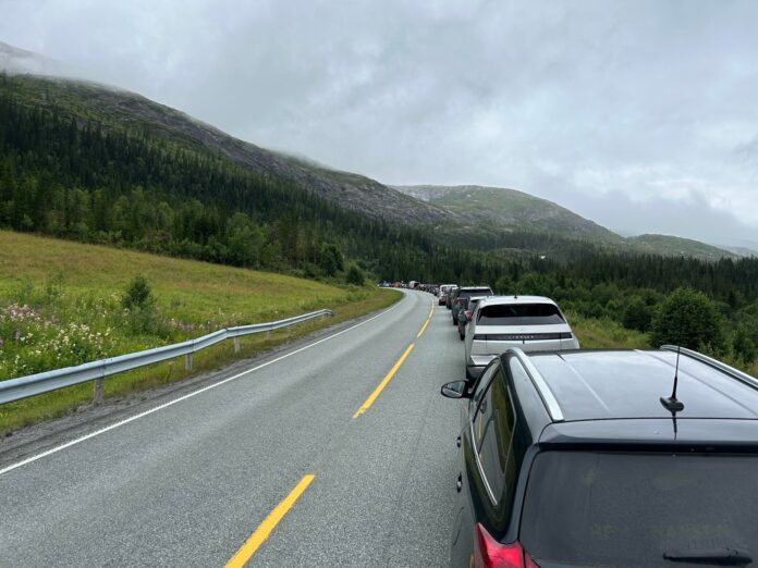 Trafikk, Leirfjord | Toventunnelen stengt etter trafikkulykke